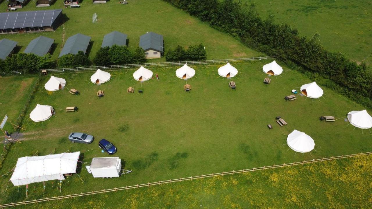 Bell Tent Glamping At Marwell Resort Winchester Exterior foto